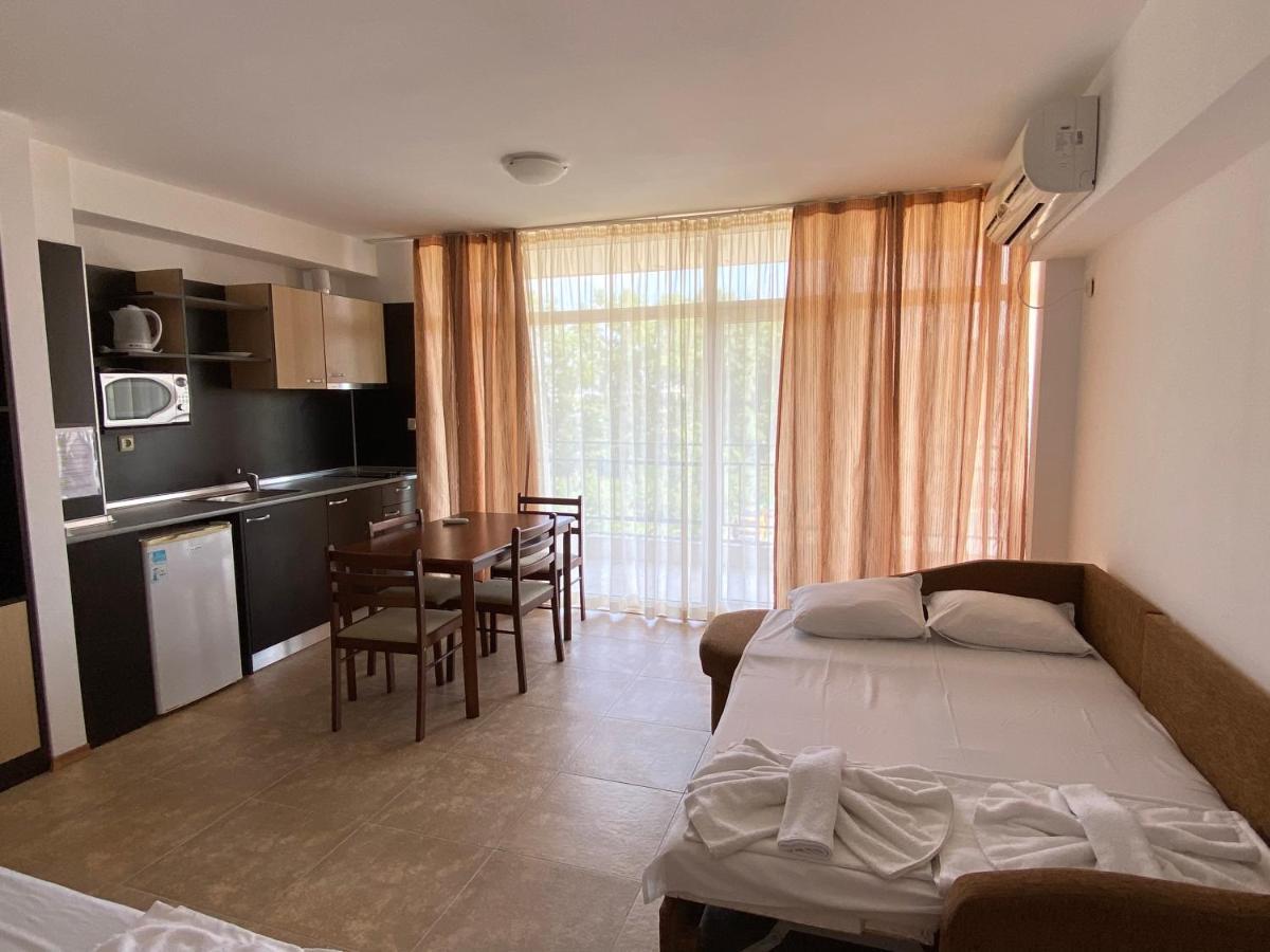 סאני ביץ' Holiday Apartments Grand Kamelia מראה חיצוני תמונה