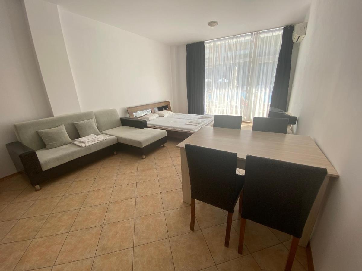 סאני ביץ' Holiday Apartments Grand Kamelia מראה חיצוני תמונה