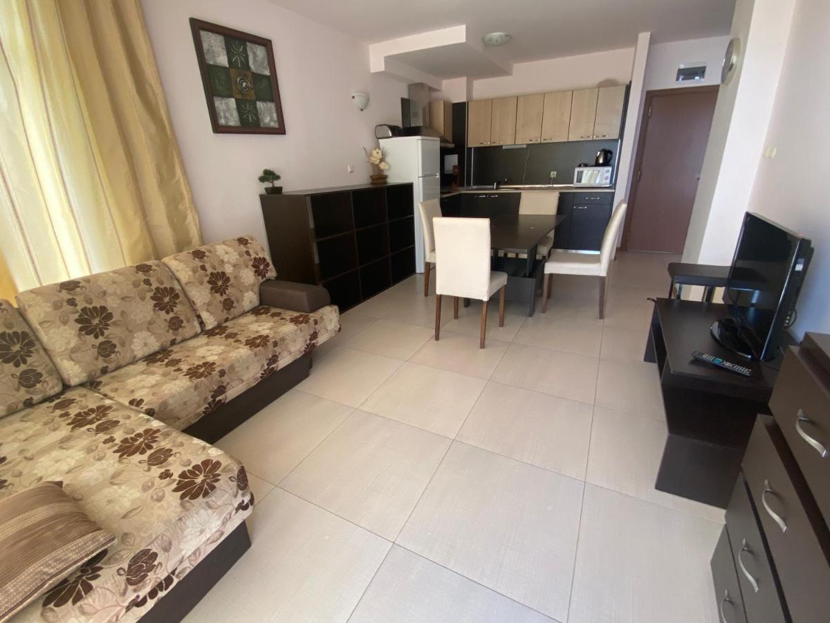 סאני ביץ' Holiday Apartments Grand Kamelia מראה חיצוני תמונה